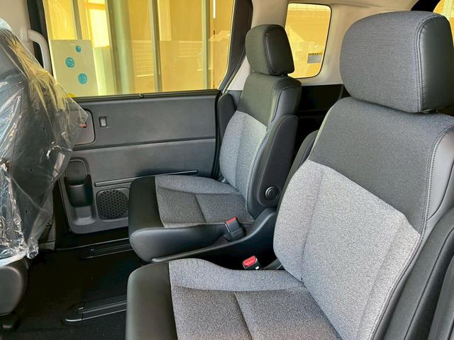 フリード ｅ：ＨＥＶエアー　ＥＸ　登録済未使用車　ＨｏｎｄａＳＥＮＳＩＮＧ　両側電動スライドドア　アダプティブクルーズコントロール　禁煙車　純正アルミホイール　ＬＥＤヘッドライト　シートヒーター　電子パーキング　オートブレーキホールド（29枚目）