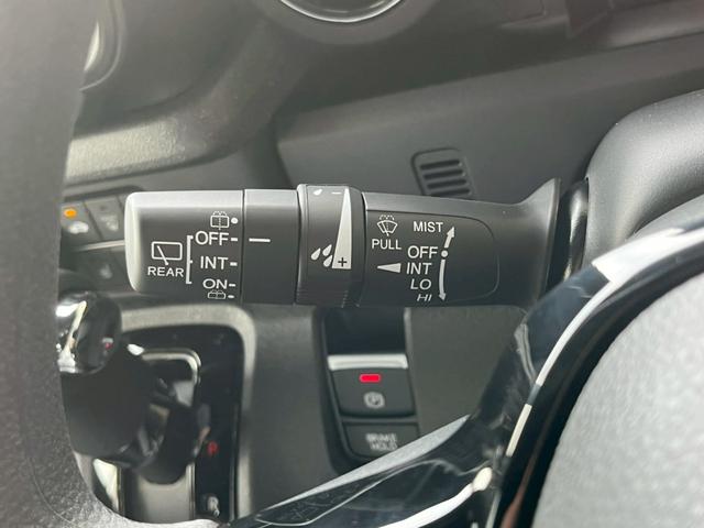 N-BOXカスタム ベースグレード HondaSENSING 片側電動スライドドア アダプティブクルーズコントロール 純正アルミホイール LEDヘッドライト 電子パーキング オートブレーキホールド 前席シートヒーター 電動格納式ミラー(33枚目)
