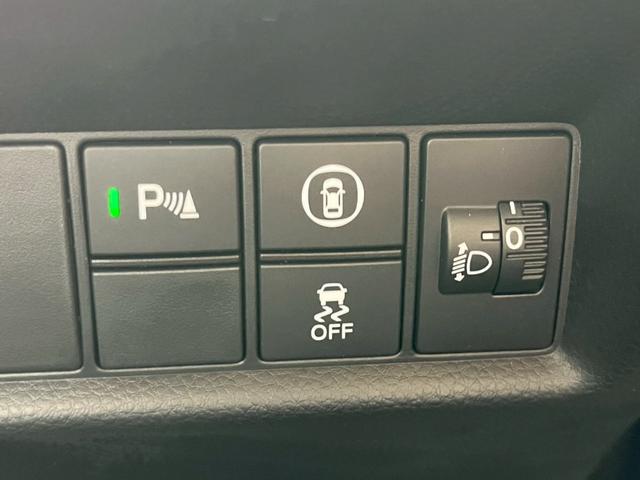 フィット ホーム 純正ナビ バックカメラ ETC 衝突被害軽減ブレーキ 電子パーキング オートブレーキホールド アダプティブクルーズコントロール オートライト 電動格納式ミラー アイドリングストップ(40枚目)