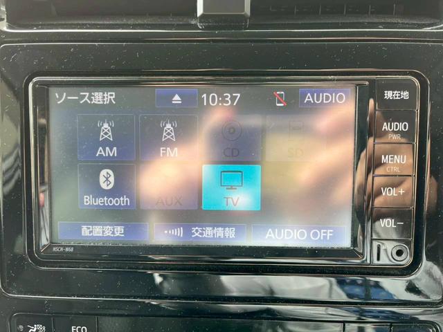 プリウス Ｓ　ナビ　ＥＴＣ　突被害軽減ブレーキ　クルーズコントロール　純正アルミホイール　電子パーキング　オートライト　スマートキー　ステアリングスイッチ　オートハイビーム　横滑り防止機能　オートエアコン（5枚目）