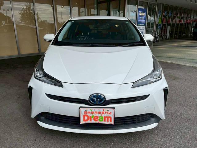 プリウス Ｓ　ナビ　ＥＴＣ　突被害軽減ブレーキ　クルーズコントロール　純正アルミホイール　電子パーキング　オートライト　スマートキー　ステアリングスイッチ　オートハイビーム　横滑り防止機能　オートエアコン（9枚目）