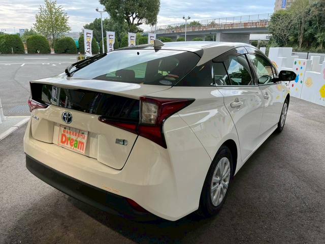 プリウス Ｓ　ナビ　ＥＴＣ　突被害軽減ブレーキ　クルーズコントロール　純正アルミホイール　電子パーキング　オートライト　スマートキー　ステアリングスイッチ　オートハイビーム　横滑り防止機能　オートエアコン（15枚目）