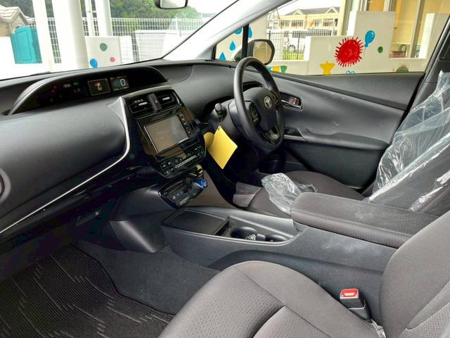プリウス Ｓ　ナビ　ＥＴＣ　突被害軽減ブレーキ　クルーズコントロール　純正アルミホイール　電子パーキング　オートライト　スマートキー　ステアリングスイッチ　オートハイビーム　横滑り防止機能　オートエアコン（28枚目）