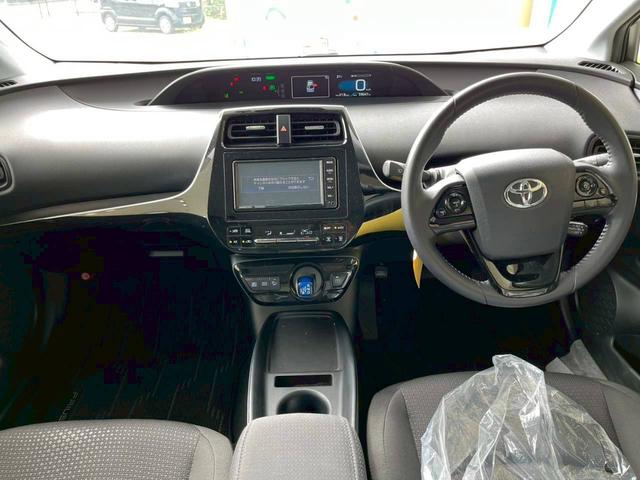 プリウス Ｓ　ナビ　ＥＴＣ　突被害軽減ブレーキ　クルーズコントロール　純正アルミホイール　電子パーキング　オートライト　スマートキー　ステアリングスイッチ　オートハイビーム　横滑り防止機能　オートエアコン（30枚目）