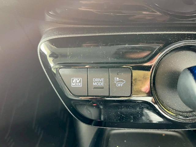 プリウス Ｓ　ナビ　ＥＴＣ　突被害軽減ブレーキ　クルーズコントロール　純正アルミホイール　電子パーキング　オートライト　スマートキー　ステアリングスイッチ　オートハイビーム　横滑り防止機能　オートエアコン（38枚目）