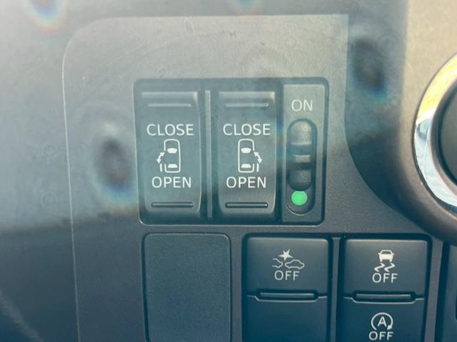 ルーミー G S ナビ 両側電動スライドドア 衝突被害軽減ブレーキ スマートキー 電動格納式ミラー アイドリングストップ 横滑り防止機能 オートエアコン オートライト ステアリングスイッチ(5枚目)
