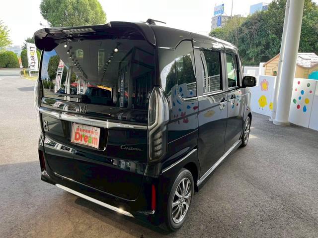 Ｎ－ＢＯＸカスタム Ｌ　ディスプレイオーディオ　ＨｏｎｄａＳＥＮＳＩＮＧ　片側電動スライドドア　純正アルミホイール　アダプティブクルーズコントロール　スマートキー　シートヒーター　ステアリングスイッチ　シートバックテーブル（15枚目）