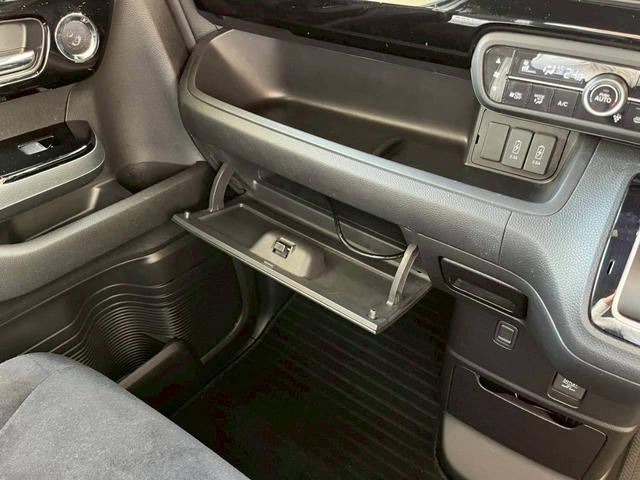 Ｎ－ＢＯＸカスタム Ｌ　ディスプレイオーディオ　ＨｏｎｄａＳＥＮＳＩＮＧ　片側電動スライドドア　純正アルミホイール　アダプティブクルーズコントロール　スマートキー　シートヒーター　ステアリングスイッチ　シートバックテーブル（43枚目）
