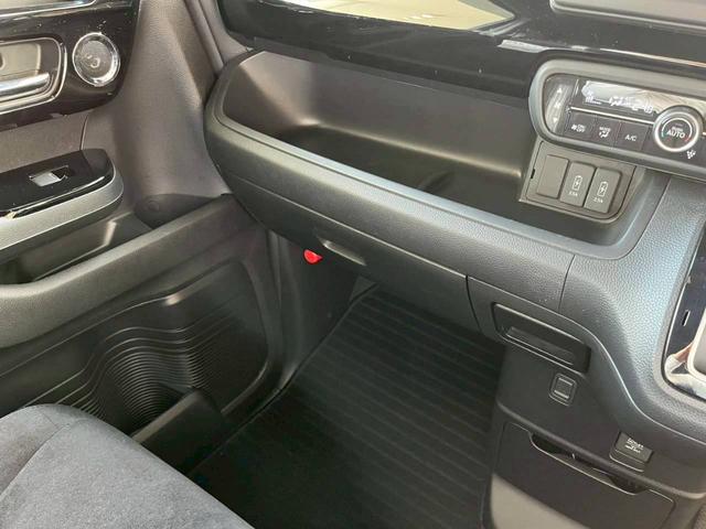 Ｎ－ＢＯＸカスタム Ｌ　ディスプレイオーディオ　ＨｏｎｄａＳＥＮＳＩＮＧ　片側電動スライドドア　純正アルミホイール　アダプティブクルーズコントロール　スマートキー　シートヒーター　ステアリングスイッチ　シートバックテーブル（44枚目）