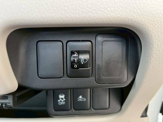 デイズ Ｊ　衝突被害軽減ブレーキ　オーディオ　キーレス　電動格納式ミラー　マニュアルエアコン　マニュアルレベリング機能　横滑り防止機能（38枚目）