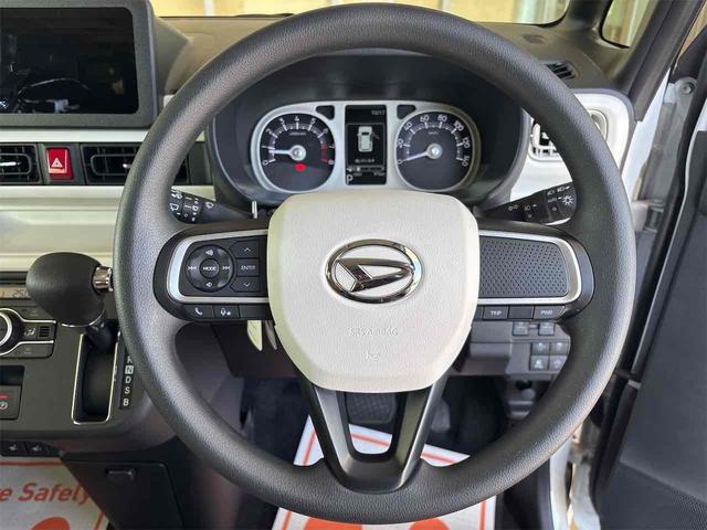 ムーヴキャンバス ストライプスＧ　両側電動スライドドア　衝突被害軽減ブレーキ　電子パーキング　オートブレーキホールド　パーキングセンサー　前席シートヒーター　電動格納式ミラー　ホットカップホルダー　ＬＥＤヘッドライト（8枚目）