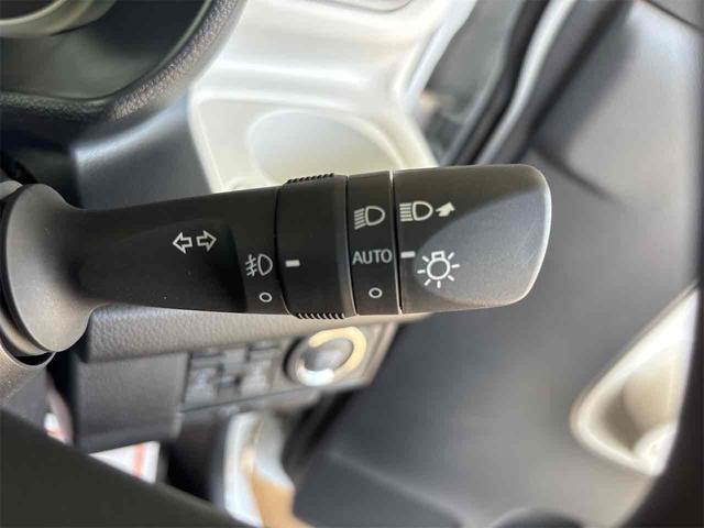 ムーヴキャンバス ストライプスＧ　両側電動スライドドア　衝突被害軽減ブレーキ　電子パーキング　オートブレーキホールド　パーキングセンサー　前席シートヒーター　電動格納式ミラー　ホットカップホルダー　ＬＥＤヘッドライト（13枚目）