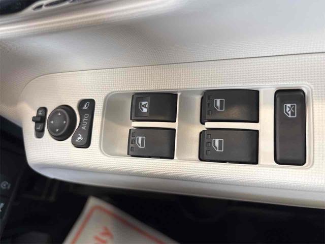 ムーヴキャンバス ストライプスＧ　両側電動スライドドア　衝突被害軽減ブレーキ　電子パーキング　オートブレーキホールド　パーキングセンサー　前席シートヒーター　電動格納式ミラー　ホットカップホルダー　ＬＥＤヘッドライト（15枚目）