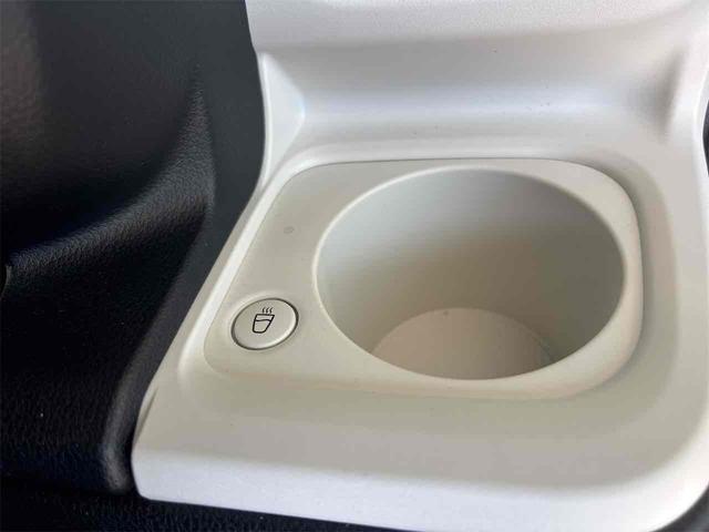ムーヴキャンバス ストライプスＧ　両側電動スライドドア　衝突被害軽減ブレーキ　電子パーキング　オートブレーキホールド　パーキングセンサー　前席シートヒーター　電動格納式ミラー　ホットカップホルダー　ＬＥＤヘッドライト（33枚目）