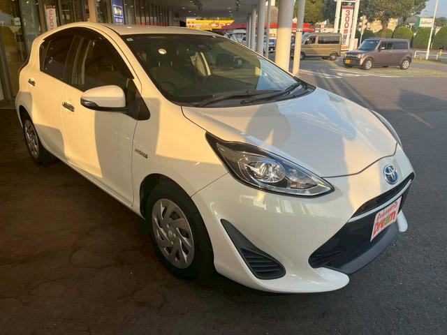 アクア Sスタイルブラック 純正ナビ バックカメラ 衝突被害軽減ブレーキ レーンキープアシスト スマートキー 電動格納式ミラー オートハイビーム 横滑り防止機能 マニュアルレベリング機能(9枚目)