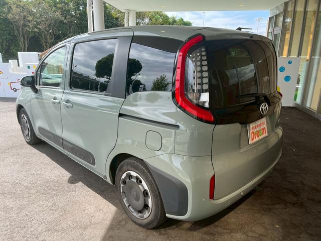 シエンタ ハイブリッドＺ　純正ディスプレイオーディオ　全周囲カメラ　後席モニター　ＥＴＣ　両側電動スライドドア　衝突被害軽減ブレーキ　アダプティブクルーズコントロール　シートヒーター　ハンドルヒーター　ＵＳＢ充電タイプＣ対応（16枚目）