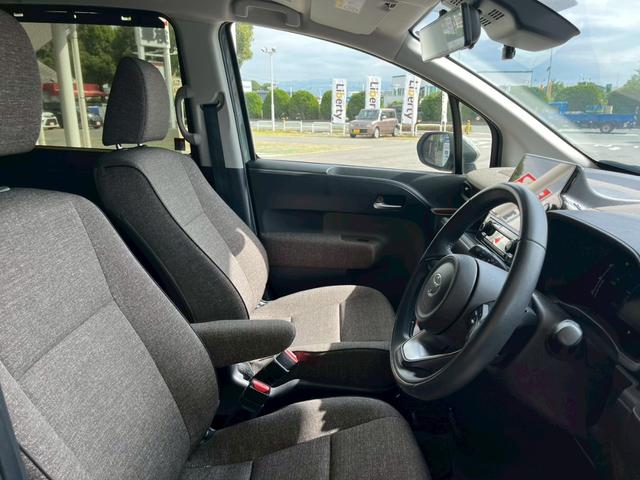 シエンタ ハイブリッドＺ　純正ディスプレイオーディオ　全周囲カメラ　後席モニター　ＥＴＣ　両側電動スライドドア　衝突被害軽減ブレーキ　アダプティブクルーズコントロール　シートヒーター　ハンドルヒーター　ＵＳＢ充電タイプＣ対応（25枚目）