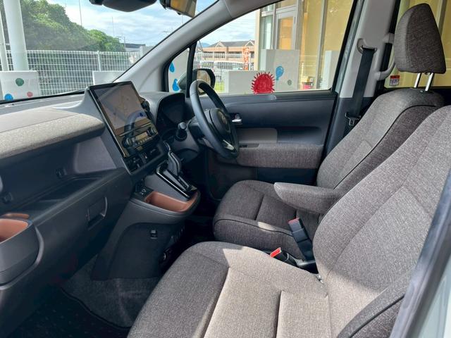 シエンタ ハイブリッドＺ　純正ディスプレイオーディオ　全周囲カメラ　後席モニター　ＥＴＣ　両側電動スライドドア　衝突被害軽減ブレーキ　アダプティブクルーズコントロール　シートヒーター　ハンドルヒーター　ＵＳＢ充電タイプＣ対応（27枚目）