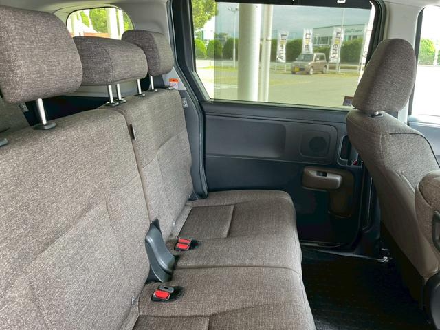 シエンタ ハイブリッドＺ　純正ディスプレイオーディオ　全周囲カメラ　後席モニター　ＥＴＣ　両側電動スライドドア　衝突被害軽減ブレーキ　アダプティブクルーズコントロール　シートヒーター　ハンドルヒーター　ＵＳＢ充電タイプＣ対応（30枚目）