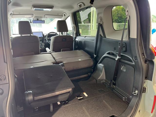 シエンタ ハイブリッドＺ　純正ディスプレイオーディオ　全周囲カメラ　後席モニター　ＥＴＣ　両側電動スライドドア　衝突被害軽減ブレーキ　アダプティブクルーズコントロール　シートヒーター　ハンドルヒーター　ＵＳＢ充電タイプＣ対応（33枚目）