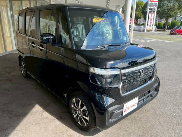Ｎ－ＢＯＸカスタム ベースグレード　ＨｏｎｄａＳＥＮＳＩＮＧ　片側電動スライドドア　アダプティブクルーズコントロール　電子パーキング　オートブレーキホールド　純正アルミホイール　ＬＥＤヘッドライト　シートヒーター　シートバックテーブル（8枚目）