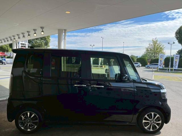 Ｎ－ＢＯＸカスタム ベースグレード　ＨｏｎｄａＳＥＮＳＩＮＧ　片側電動スライドドア　アダプティブクルーズコントロール　電子パーキング　オートブレーキホールド　純正アルミホイール　ＬＥＤヘッドライト　シートヒーター　シートバックテーブル（9枚目）