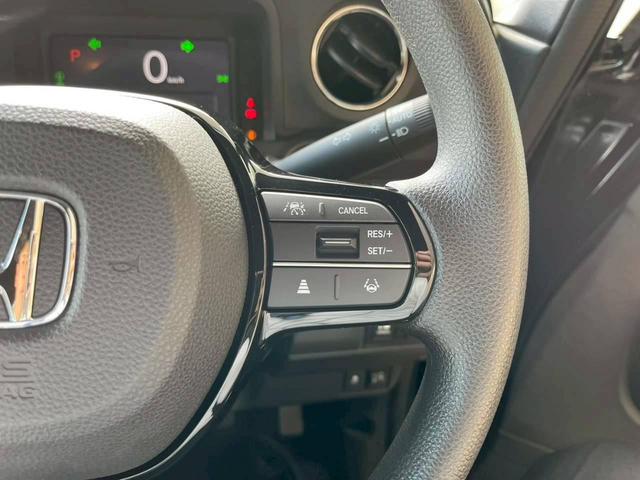 Ｎ－ＢＯＸカスタム ベースグレード　ＨｏｎｄａＳＥＮＳＩＮＧ　片側電動スライドドア　アダプティブクルーズコントロール　電子パーキング　オートブレーキホールド　純正アルミホイール　ＬＥＤヘッドライト　シートヒーター　シートバックテーブル（33枚目）