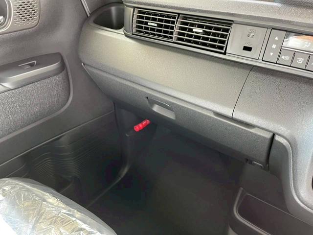 Ｎ－ＢＯＸカスタム ベースグレード　ＨｏｎｄａＳＥＮＳＩＮＧ　片側電動スライドドア　アダプティブクルーズコントロール　電子パーキング　オートブレーキホールド　純正アルミホイール　ＬＥＤヘッドライト　シートヒーター　シートバックテーブル（42枚目）