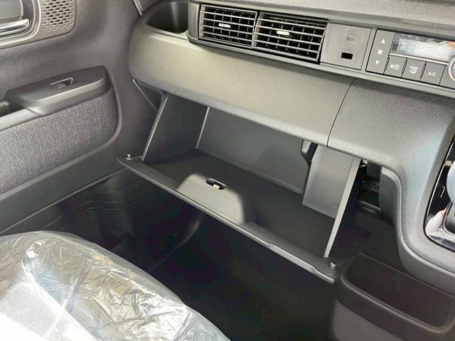 Ｎ－ＢＯＸカスタム ベースグレード　ＨｏｎｄａＳＥＮＳＩＮＧ　片側電動スライドドア　アダプティブクルーズコントロール　電子パーキング　オートブレーキホールド　純正アルミホイール　ＬＥＤヘッドライト　シートヒーター　シートバックテーブル（43枚目）