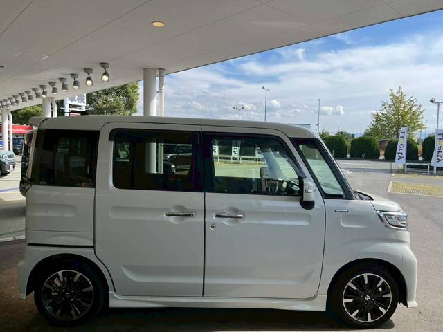 スペーシアカスタム ハイブリッドＸＳ　ナビ　バックカメラ　両側電動スライドドア　衝突被害軽減ブレーキ　レーンキープアシスト　パーキングセンサー　純正アルミホイール　運転席シートヒーター　横滑り防止機能　スマートキー　電動格納式ミラー（11枚目）