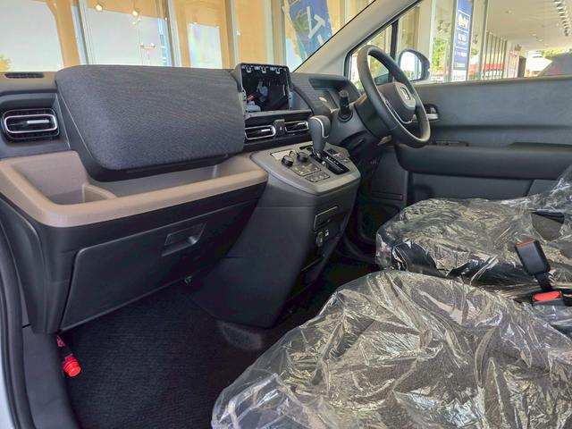 フリード エアー EX 登録済未使用車 両側電動スライドドア HondaSENSING アダプティブクルーズコントロール 純正アルミホイール 前席シートヒーター 電子パーキング オートブレーキホールド ロールサンシェード(24枚目)