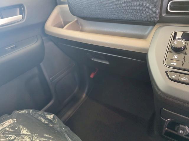 フリード エアー EX 登録済未使用車 両側電動スライドドア HondaSENSING アダプティブクルーズコントロール 純正アルミホイール 前席シートヒーター 電子パーキング オートブレーキホールド ロールサンシェード(47枚目)