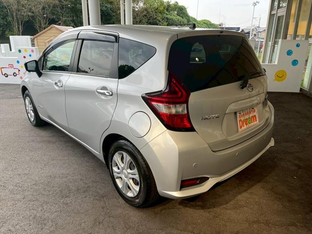 ノート e-パワー B ETC オーディオ 衝突被害軽減ブレーキ レーンキープアシスト スマートキー 横滑り防止機能 マニュアルレベリング機能 電動格納式ミラー オートエアコン アクセサリーソケット(11枚目)