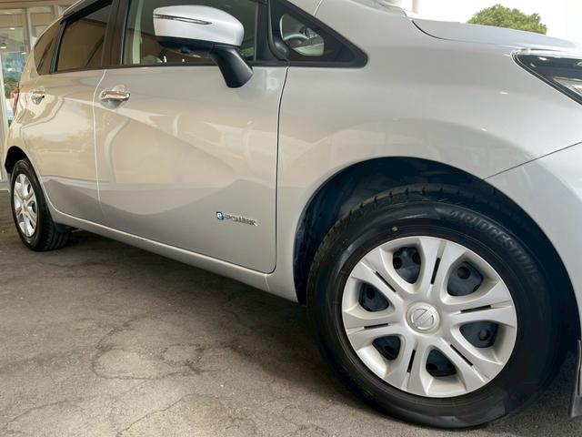 ノート e-パワー B ETC オーディオ 衝突被害軽減ブレーキ レーンキープアシスト スマートキー 横滑り防止機能 マニュアルレベリング機能 電動格納式ミラー オートエアコン アクセサリーソケット(20枚目)