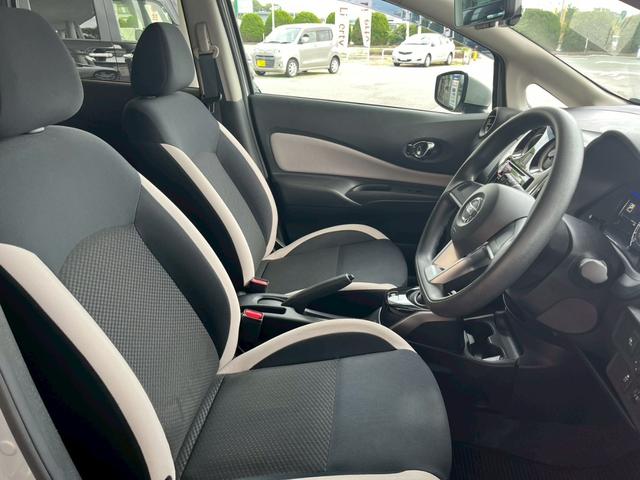 ノート e-パワー B ETC オーディオ 衝突被害軽減ブレーキ レーンキープアシスト スマートキー 横滑り防止機能 マニュアルレベリング機能 電動格納式ミラー オートエアコン アクセサリーソケット(21枚目)