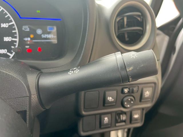 ノート e-パワー B ETC オーディオ 衝突被害軽減ブレーキ レーンキープアシスト スマートキー 横滑り防止機能 マニュアルレベリング機能 電動格納式ミラー オートエアコン アクセサリーソケット(32枚目)