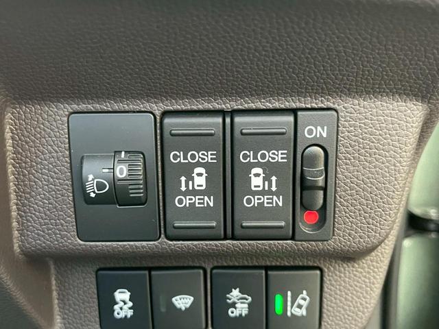 フリード G ナビ バックカメラ Bluetooth ETC HondaSENSING 両側電動スライドドア クルーズコントロール シートヒーター スマートキー ステアリングスイッチ ロールサンシェード USB充電(8枚目)