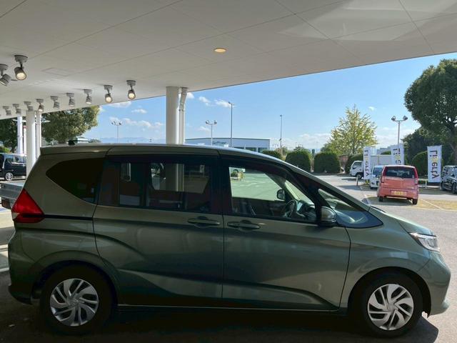 フリード G ナビ バックカメラ Bluetooth ETC HondaSENSING 両側電動スライドドア クルーズコントロール シートヒーター スマートキー ステアリングスイッチ ロールサンシェード USB充電(12枚目)