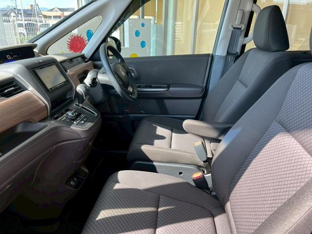 フリード G ナビ バックカメラ Bluetooth ETC HondaSENSING 両側電動スライドドア クルーズコントロール シートヒーター スマートキー ステアリングスイッチ ロールサンシェード USB充電(26枚目)