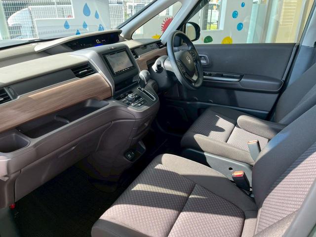 フリード G ナビ バックカメラ Bluetooth ETC HondaSENSING 両側電動スライドドア クルーズコントロール シートヒーター スマートキー ステアリングスイッチ ロールサンシェード USB充電(27枚目)