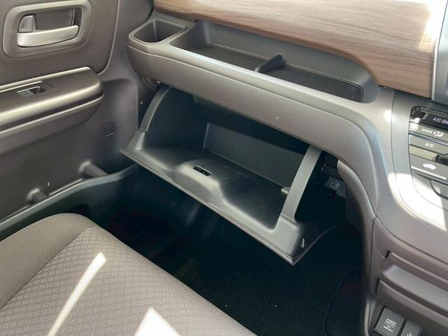 フリード G ナビ バックカメラ Bluetooth ETC HondaSENSING 両側電動スライドドア クルーズコントロール シートヒーター スマートキー ステアリングスイッチ ロールサンシェード USB充電(44枚目)