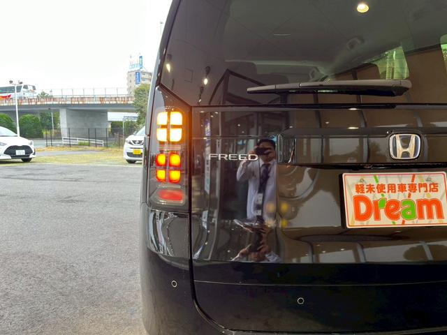 フリード e:HEVエアー EX 登録済未使用車 両側電動スライドドア HondaSENSING 純正アルミホイール アダプティブクルーズコントロール 禁煙車 電子パーキング オートブレーキホールド シートヒーター 電動格納式ミラー(19枚目)