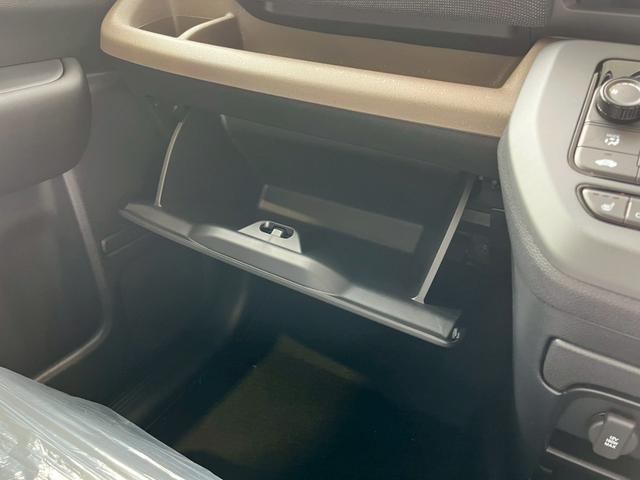 フリード e:HEVエアー EX 登録済未使用車 両側電動スライドドア HondaSENSING 純正アルミホイール アダプティブクルーズコントロール 禁煙車 電子パーキング オートブレーキホールド シートヒーター 電動格納式ミラー(42枚目)