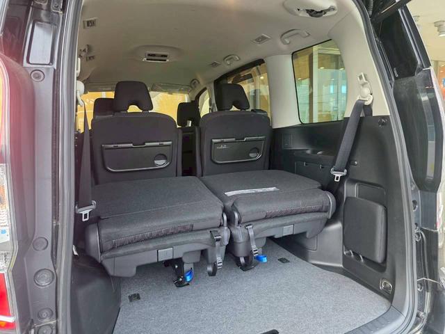 セレナ e-パワー ハイウェイスターV 純正ナビ 全方位カメラ ETC 両側電動スライドドア クルーズコントロール 純正アルミホイール 衝突被害軽減ブレーキ 電子パーキング オートブレーキホールド ステアリングスイッチ シートバックテーブル(16枚目)