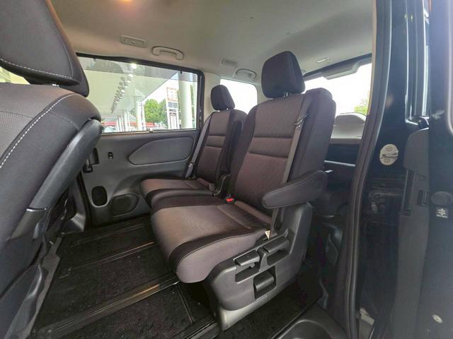 セレナ e-パワー ハイウェイスターV 純正ナビ 全方位カメラ ETC 両側電動スライドドア クルーズコントロール 純正アルミホイール 衝突被害軽減ブレーキ 電子パーキング オートブレーキホールド ステアリングスイッチ シートバックテーブル(29枚目)