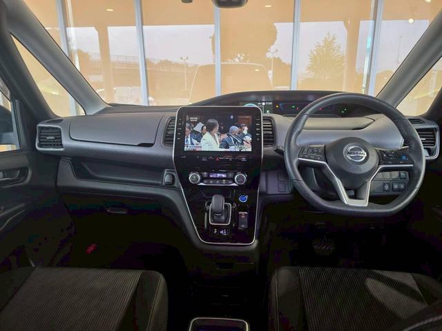 セレナ e-パワー ハイウェイスターV 純正ナビ 全方位カメラ ETC 両側電動スライドドア クルーズコントロール 純正アルミホイール 衝突被害軽減ブレーキ 電子パーキング オートブレーキホールド ステアリングスイッチ シートバックテーブル(31枚目)