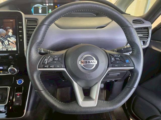 セレナ e-パワー ハイウェイスターV 純正ナビ 全方位カメラ ETC 両側電動スライドドア クルーズコントロール 純正アルミホイール 衝突被害軽減ブレーキ 電子パーキング オートブレーキホールド ステアリングスイッチ シートバックテーブル(32枚目)