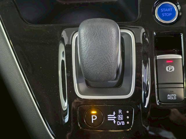 セレナ e-パワー ハイウェイスターV 純正ナビ 全方位カメラ ETC 両側電動スライドドア クルーズコントロール 純正アルミホイール 衝突被害軽減ブレーキ 電子パーキング オートブレーキホールド ステアリングスイッチ シートバックテーブル(41枚目)