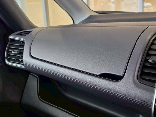 セレナ e-パワー ハイウェイスターV 純正ナビ 全方位カメラ ETC 両側電動スライドドア クルーズコントロール 純正アルミホイール 衝突被害軽減ブレーキ 電子パーキング オートブレーキホールド ステアリングスイッチ シートバックテーブル(45枚目)