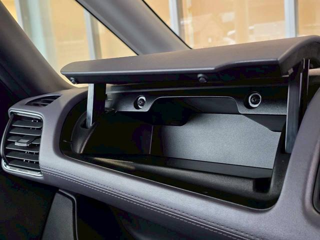 セレナ e-パワー ハイウェイスターV 純正ナビ 全方位カメラ ETC 両側電動スライドドア クルーズコントロール 純正アルミホイール 衝突被害軽減ブレーキ 電子パーキング オートブレーキホールド ステアリングスイッチ シートバックテーブル(46枚目)